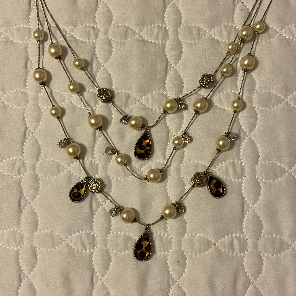 Betsey Johnson 3 Layer Faux Pearl and Leopard Pendant Necklace - Picture 2 of 5